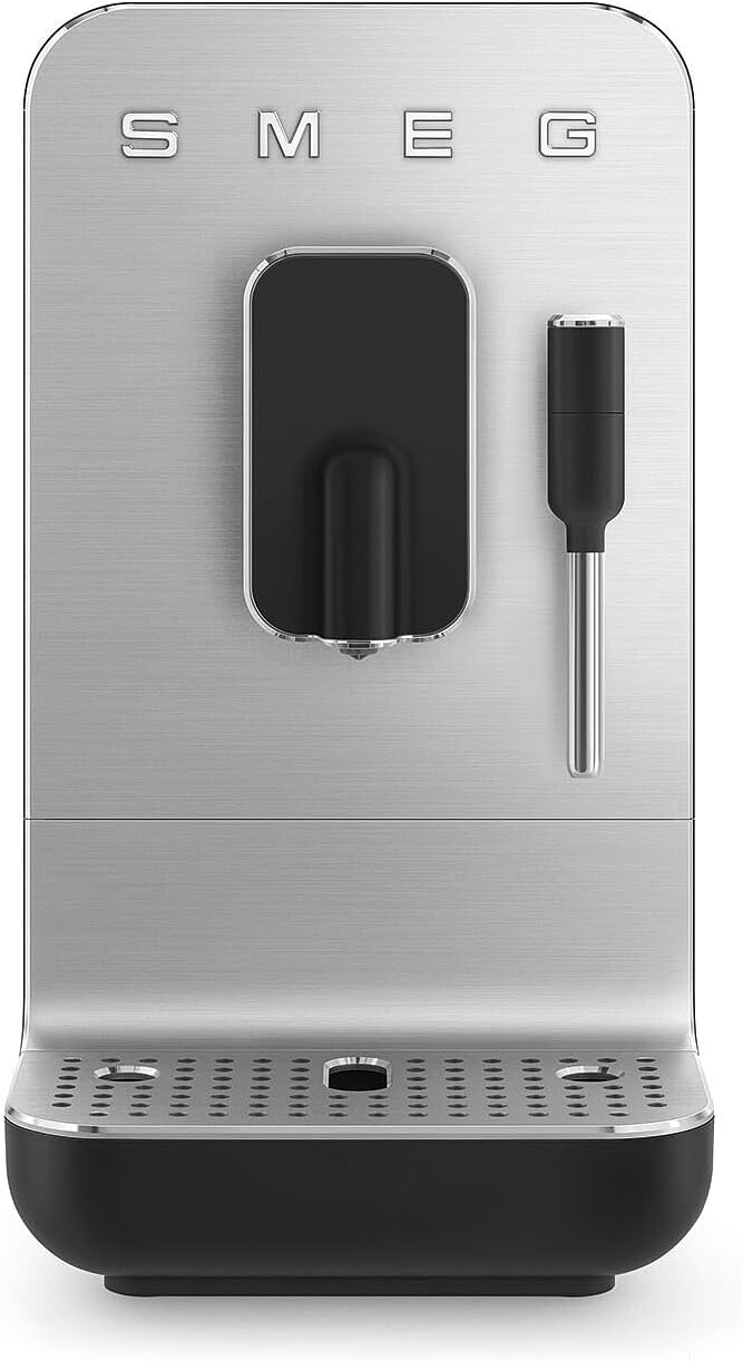 Smeg Kaffeevollautomat, Schwarz/Silber, BCC02BLMEU Kompakte mit Dampffunktion Schwarz
